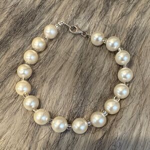 PRICE FIRM Elegant Pearl Bracelet